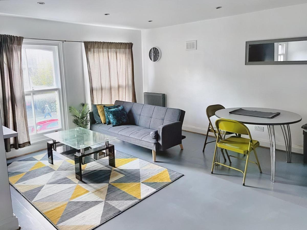 Lovely 2-Bedroom Serviced Apartment Greater Londýn Exteriér fotografie