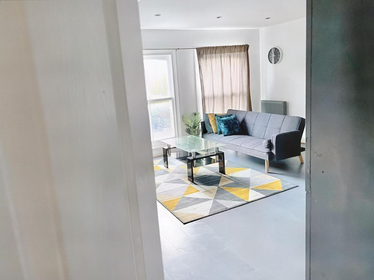Lovely 2-Bedroom Serviced Apartment Greater Londýn Exteriér fotografie